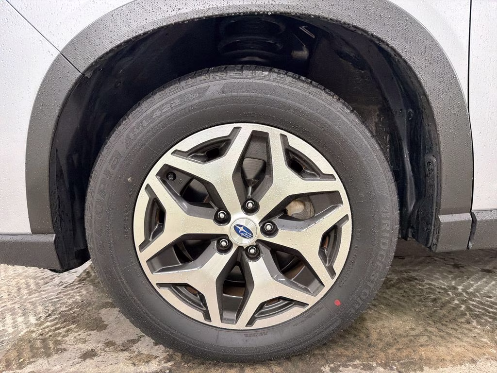 2023 Ice Silver Metallic Subaru Forester Premium AWD SUV