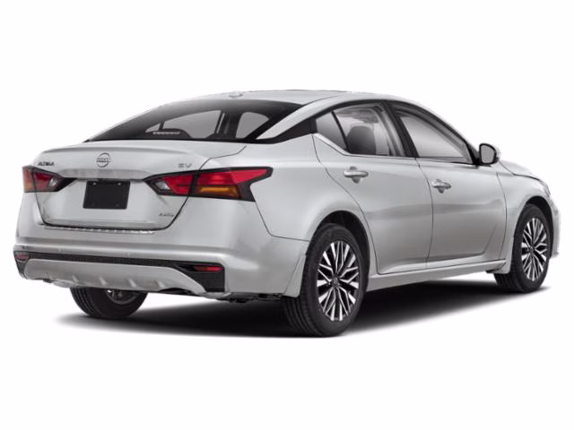 2024 Brilliant Silver Metallic Nissan Altima 2.5 SV FWD Sedan