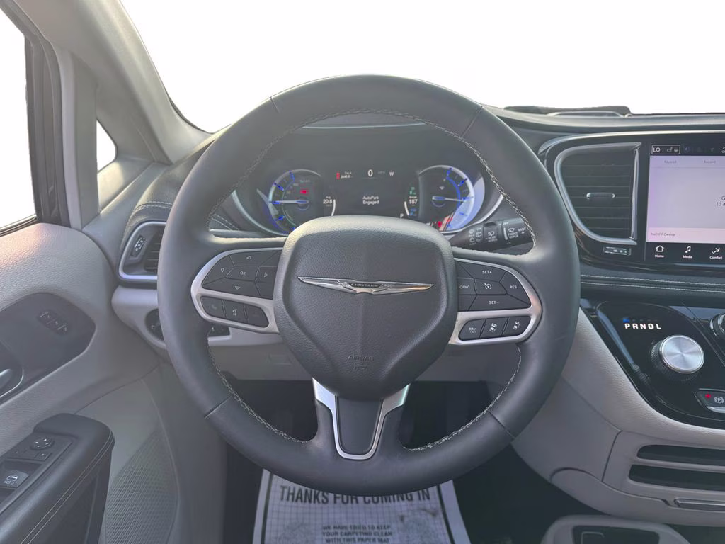 2024 Brilliant Black Crystal Pearlcoat Chrysler Pacifica Hybrid Select FWD Van