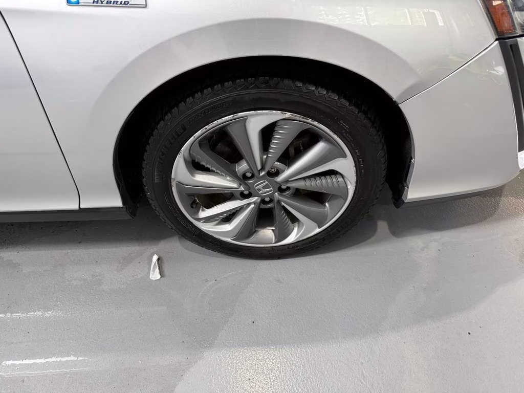 2018 Solar Silver Metallic Honda Clarity Plug-In Hybrid Touring FWD Sedan