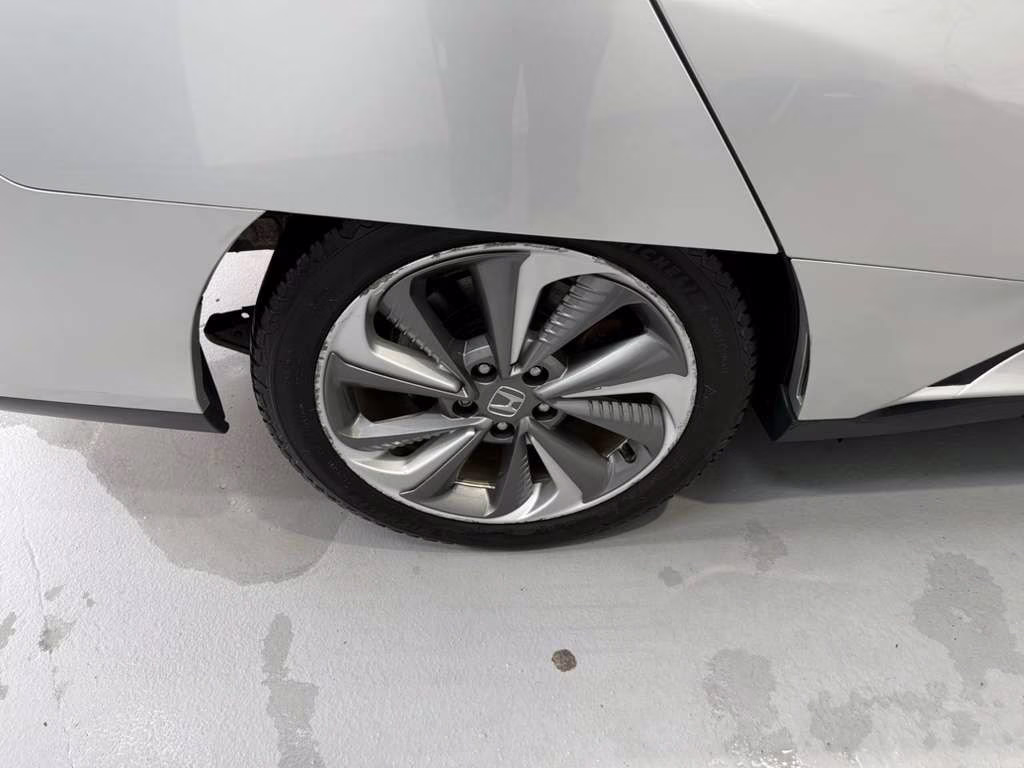 2018 Solar Silver Metallic Honda Clarity Plug-In Hybrid Touring FWD Sedan
