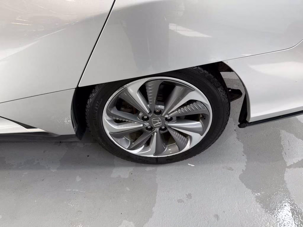 2018 Solar Silver Metallic Honda Clarity Plug-In Hybrid Touring FWD Sedan