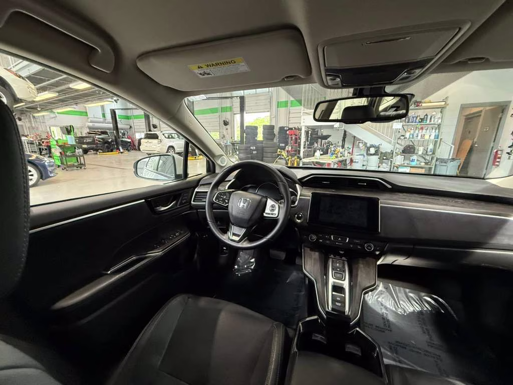 2018 Solar Silver Metallic Honda Clarity Plug-In Hybrid Touring FWD Sedan