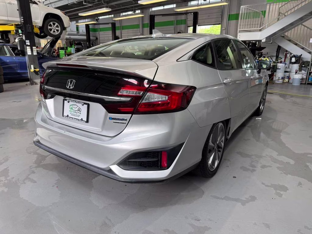 2018 Solar Silver Metallic Honda Clarity Plug-In Hybrid Touring FWD Sedan