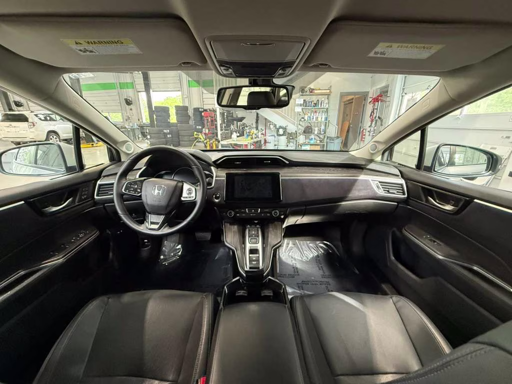 2018 Solar Silver Metallic Honda Clarity Plug-In Hybrid Touring FWD Sedan
