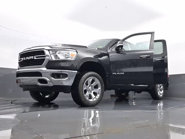 2019 Diamond Black Crystal Pearlcoat Ram 1500 Big Horn/Lone Star 4X4 Truck