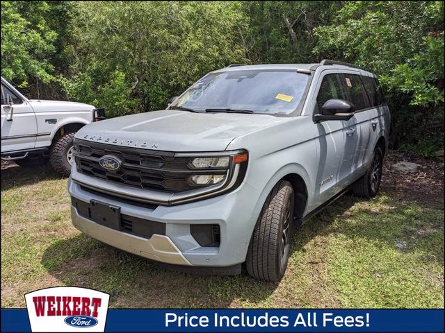 2025 Gray Metallic Ford Expedition Platinum 4X4 SUV