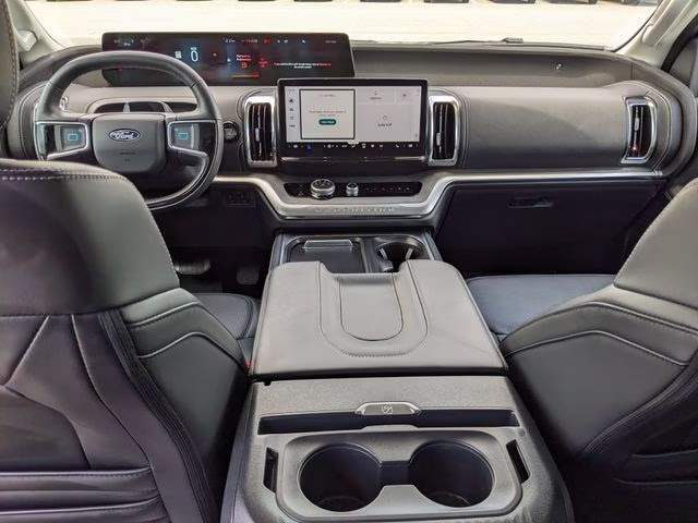 2025 Gray Metallic Ford Expedition Platinum 4X4 SUV