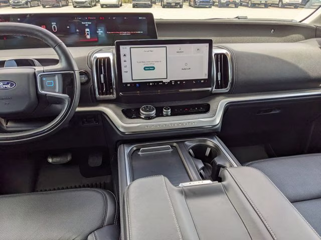2025 Gray Metallic Ford Expedition Platinum 4X4 SUV