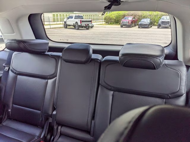 2025 Gray Metallic Ford Expedition Platinum 4X4 SUV
