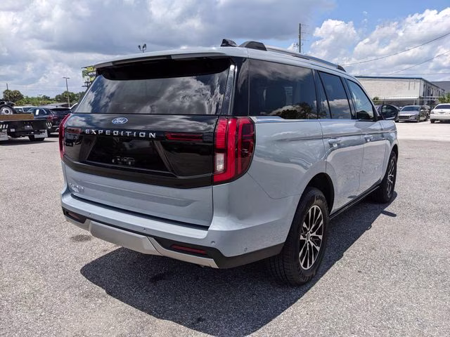 2025 Gray Metallic Ford Expedition Platinum 4X4 SUV