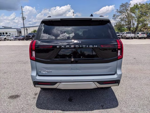 2025 Gray Metallic Ford Expedition Platinum 4X4 SUV