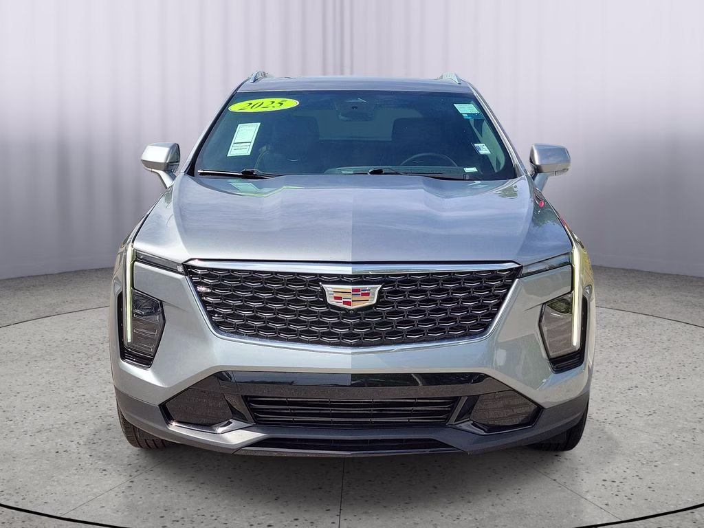 2025 Argent Silver Metallic Cadillac XT4 FWD Premium Luxury FWD SUV
