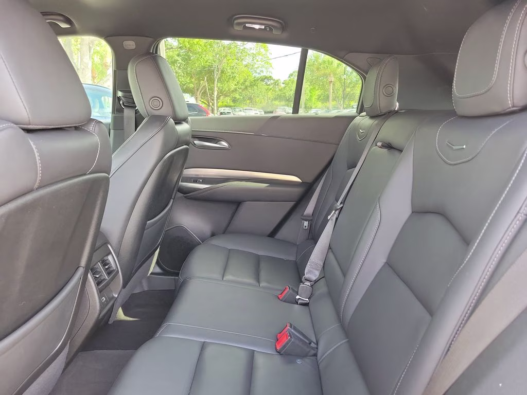 2025 Argent Silver Metallic Cadillac XT4 FWD Premium Luxury FWD SUV