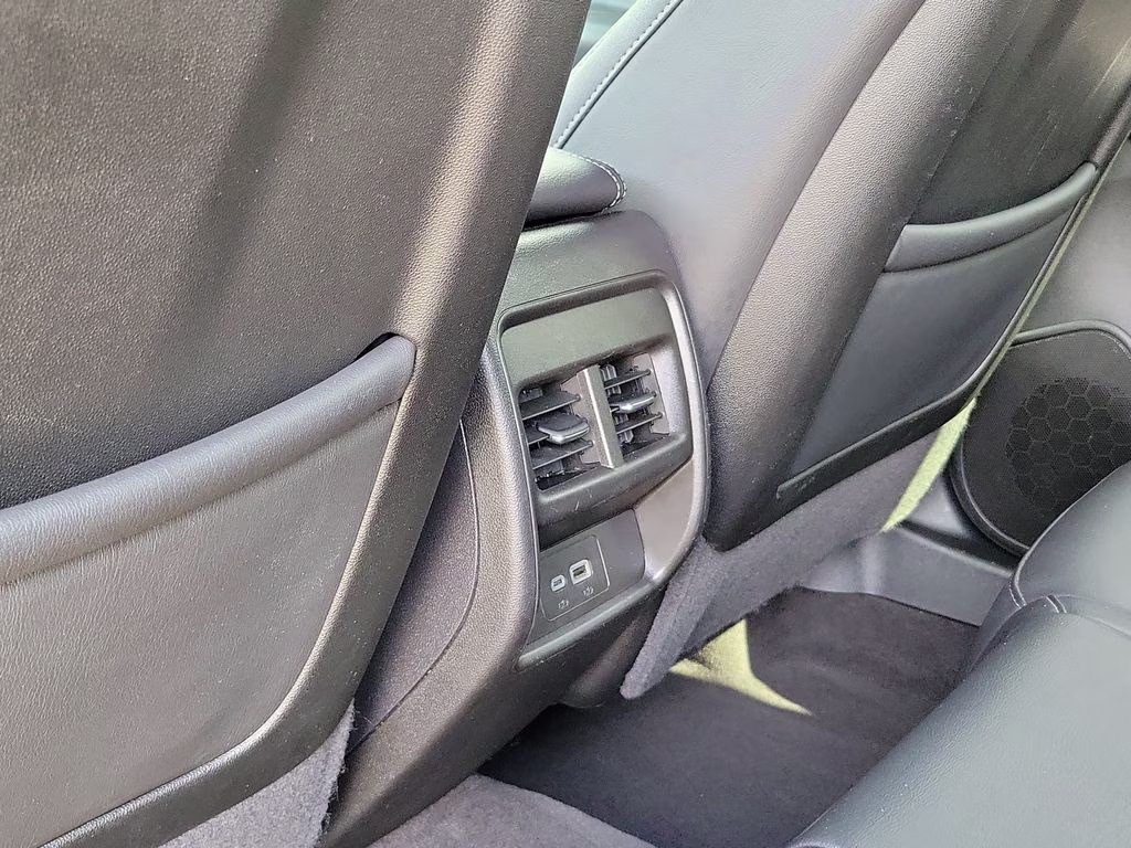 2025 Argent Silver Metallic Cadillac XT4 FWD Premium Luxury FWD SUV