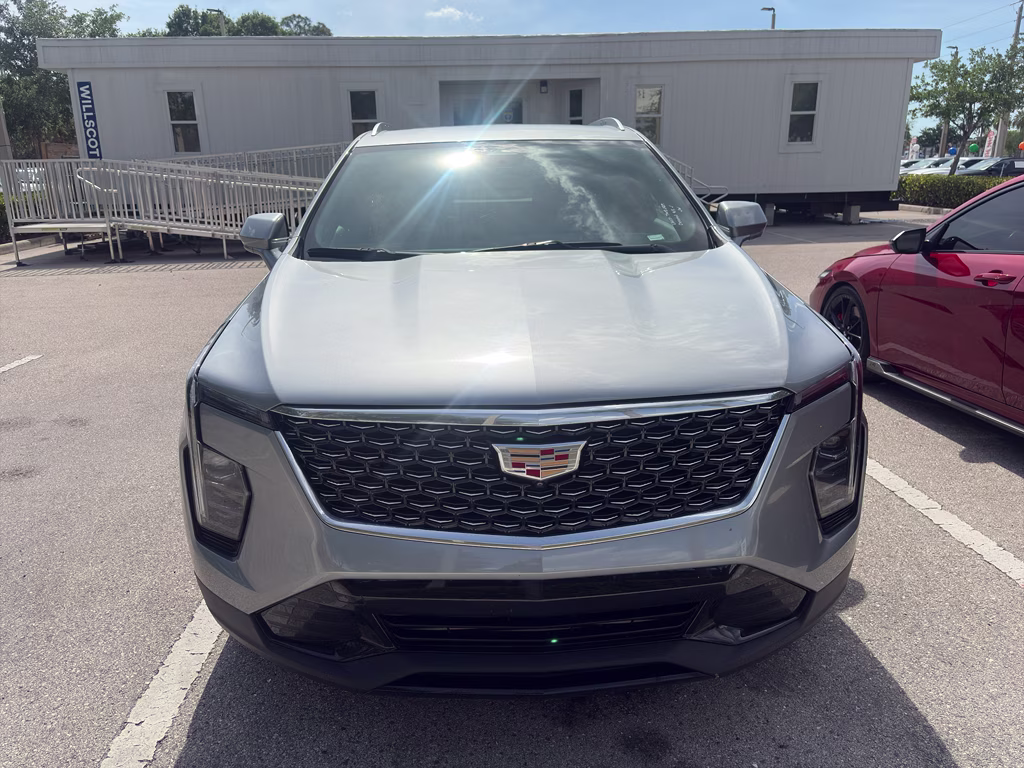 2025 Argent Silver Metallic Cadillac XT4 FWD Premium Luxury FWD SUV
