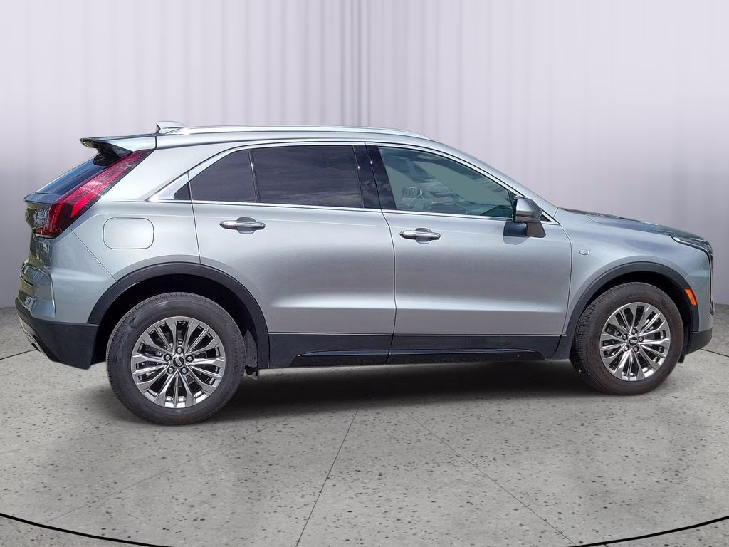 2025 Argent Silver Metallic Cadillac XT4 FWD Premium Luxury FWD SUV