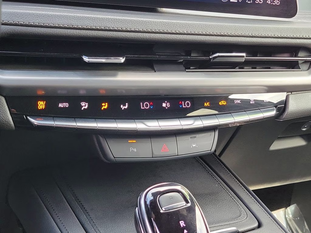 2025 Argent Silver Metallic Cadillac XT4 FWD Premium Luxury FWD SUV