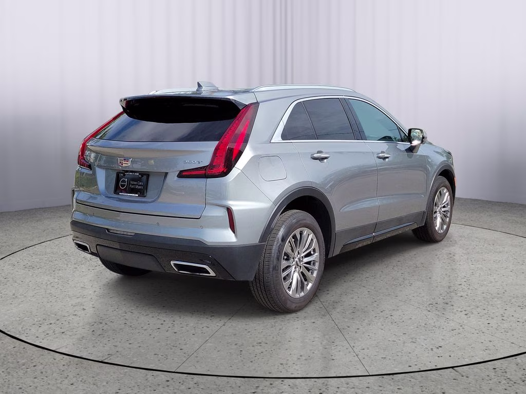 2025 Argent Silver Metallic Cadillac XT4 FWD Premium Luxury FWD SUV