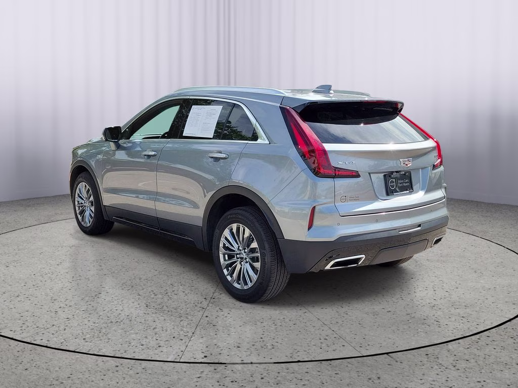 2025 Argent Silver Metallic Cadillac XT4 FWD Premium Luxury FWD SUV