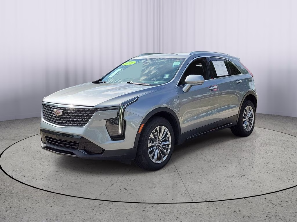 2025 Argent Silver Metallic Cadillac XT4 FWD Premium Luxury FWD SUV