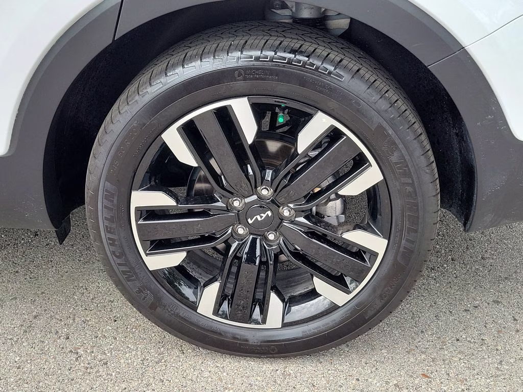 2025 Glacial White Pearl Kia Telluride SX AWD SUV