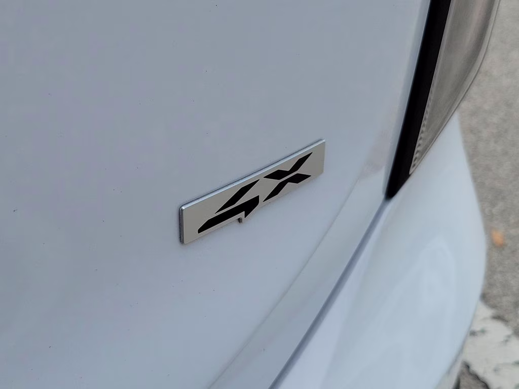 2025 Glacial White Pearl Kia Telluride SX AWD SUV