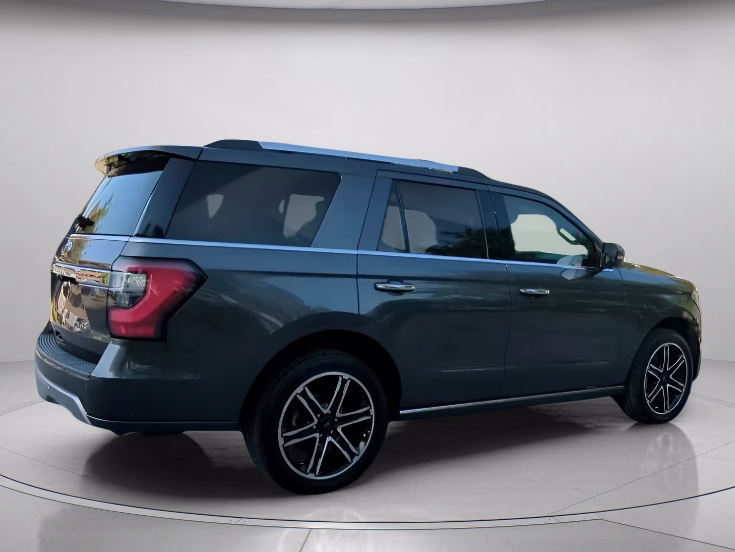 2021 Magnetic Metallic Ford Expedition Limited 4X4 SUV