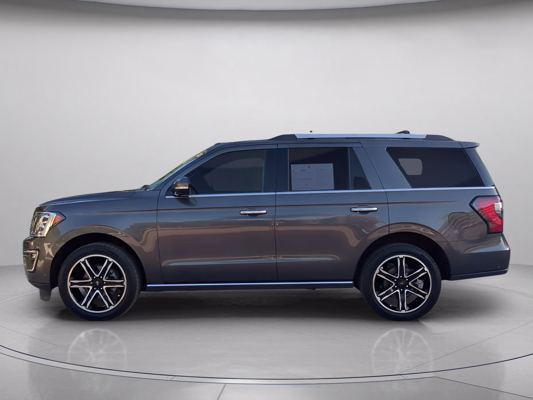 2021 Magnetic Metallic Ford Expedition Limited 4X4 SUV