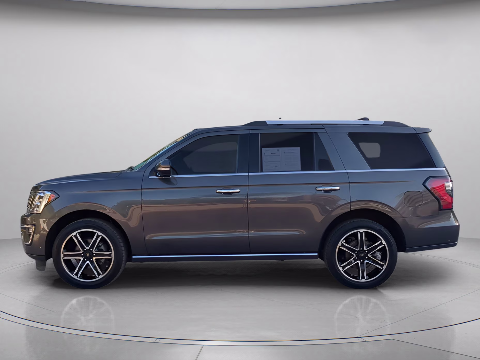 2021 Magnetic Metallic Ford Expedition Limited 4X4 SUV