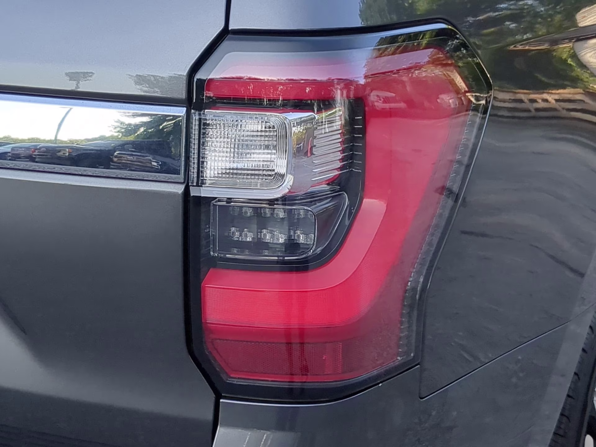 2021 Magnetic Metallic Ford Expedition Limited 4X4 SUV