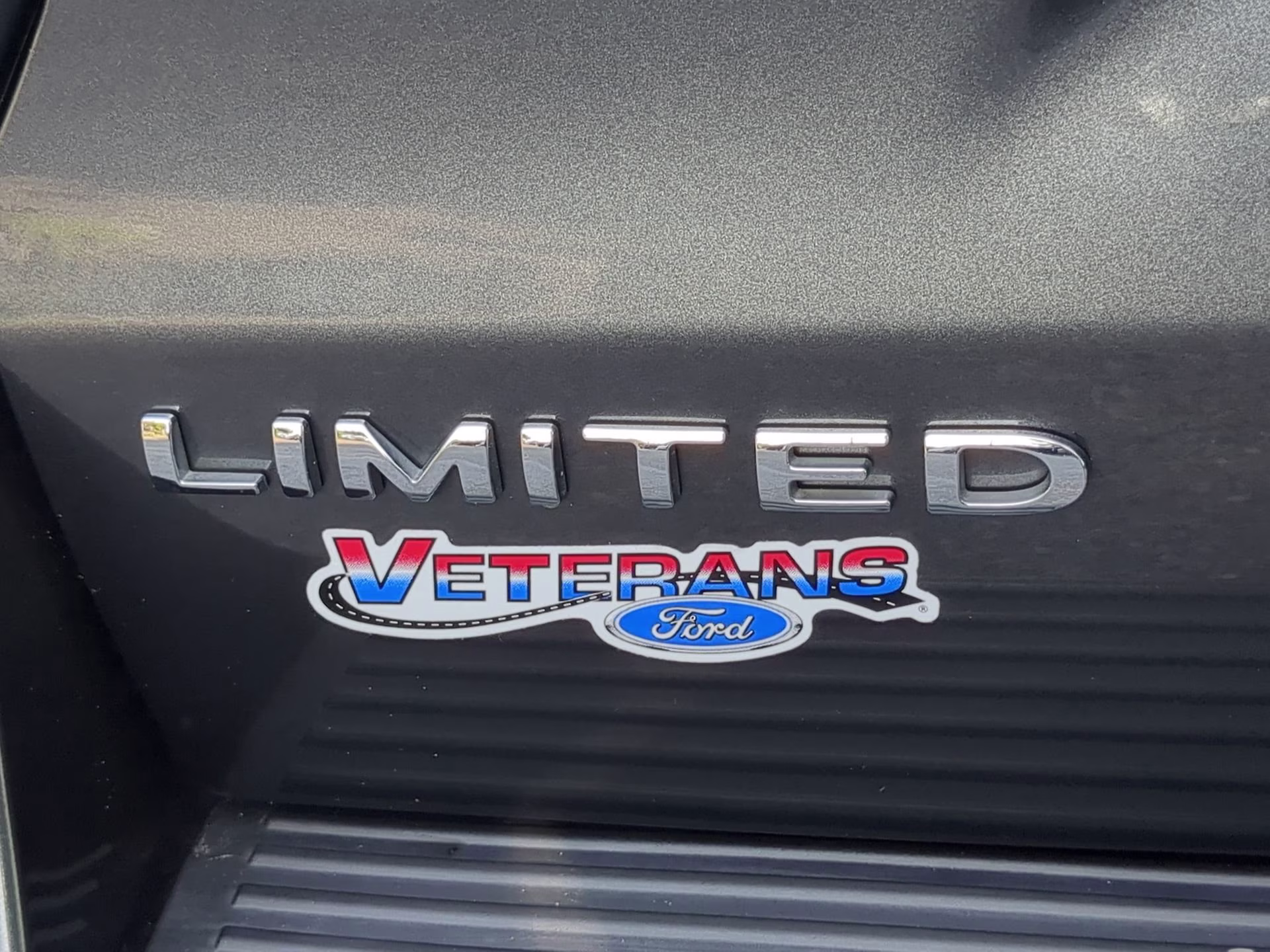 2021 Magnetic Metallic Ford Expedition Limited 4X4 SUV