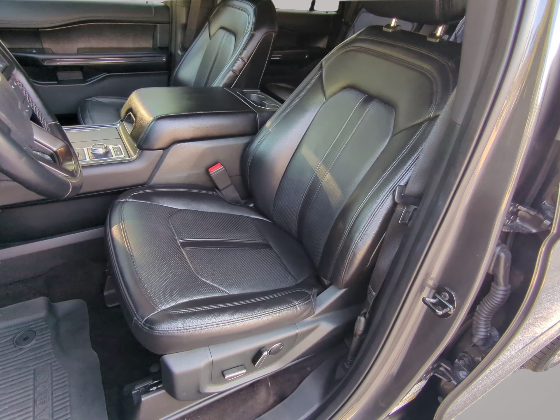 2021 Magnetic Metallic Ford Expedition Limited 4X4 SUV