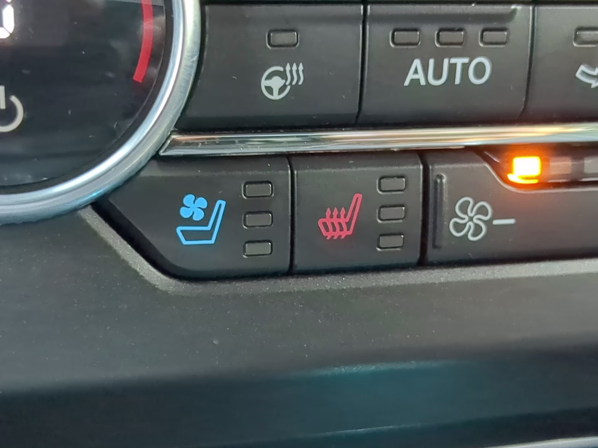 2021 Magnetic Metallic Ford Expedition Limited 4X4 SUV