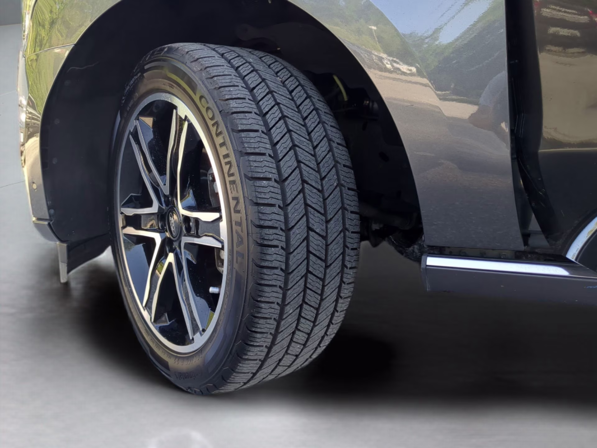 2021 Magnetic Metallic Ford Expedition Limited 4X4 SUV