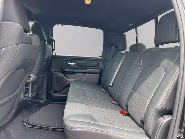 2026 Diamond Black Crystal Pearlcoat Ram 1500 Express 4X4 Truck