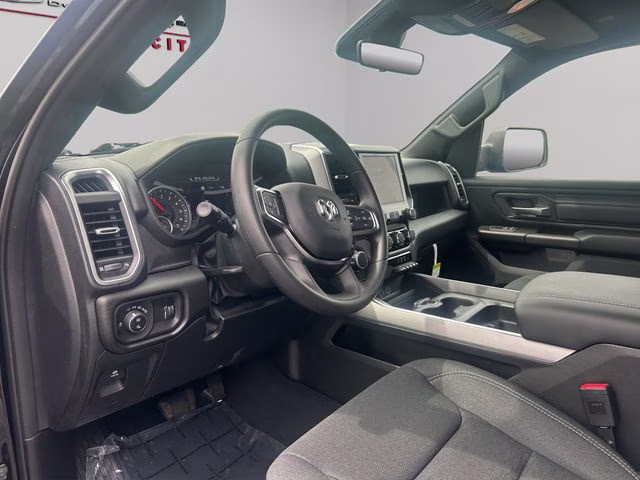 2026 Diamond Black Crystal Pearlcoat Ram 1500 Express 4X4 Truck