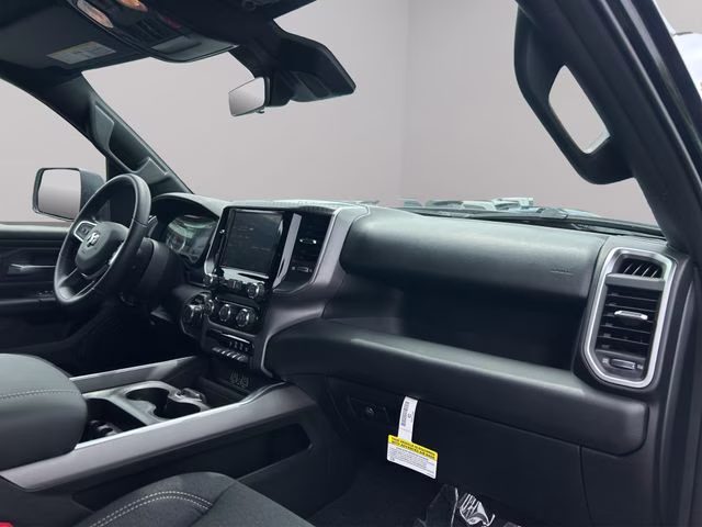 2026 Diamond Black Crystal Pearlcoat Ram 1500 Express 4X4 Truck