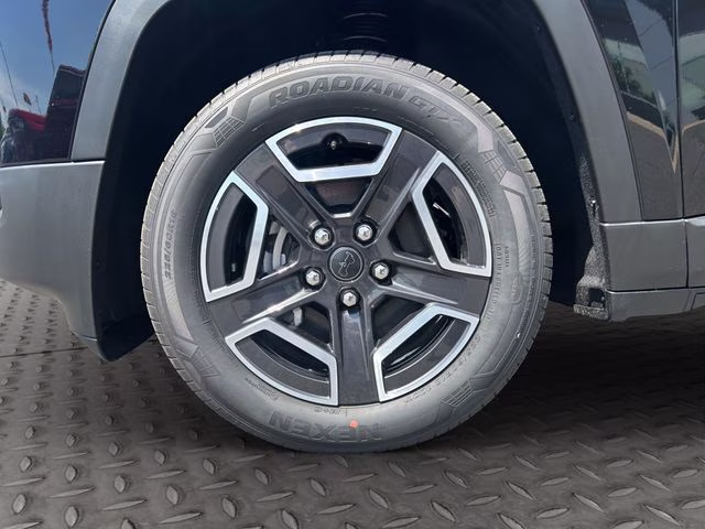 2026 Diamond Black Crystal Pearlcoat Jeep Cherokee Limited 4X4 SUV