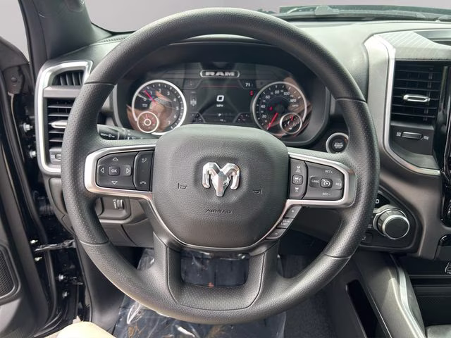 2026 Diamond Black Crystal Pearlcoat Ram 1500 Express 4X4 Truck