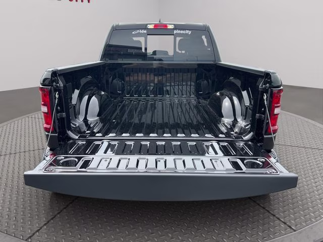 2026 Diamond Black Crystal Pearlcoat Ram 1500 Express 4X4 Truck