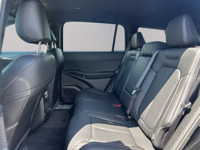 2026 Diamond Black Crystal Pearlcoat Jeep Cherokee Limited 4X4 SUV