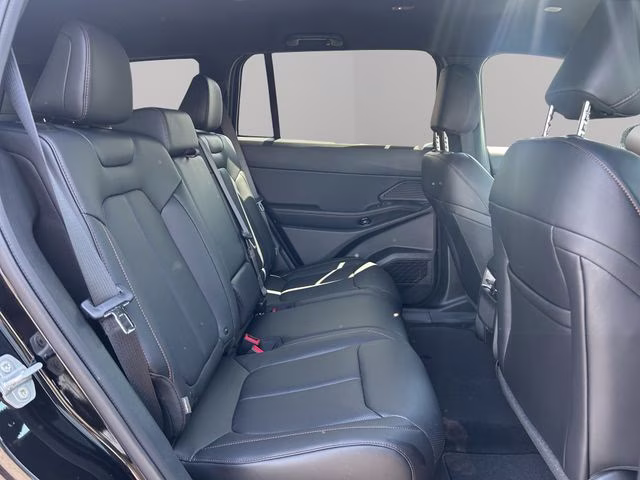 2026 Diamond Black Crystal Pearlcoat Jeep Cherokee Limited 4X4 SUV