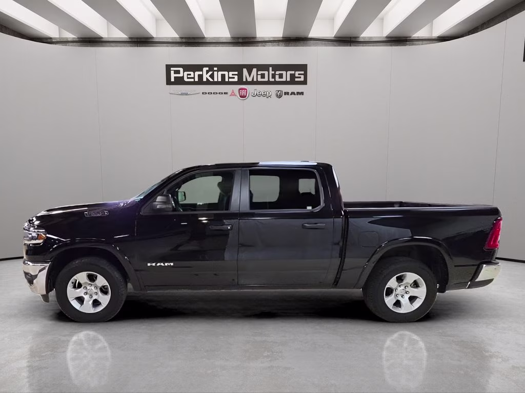 2025 Diamond Black Crystal Pearlcoat Ram 1500 Big Horn/Lone Star 4X4 Truck