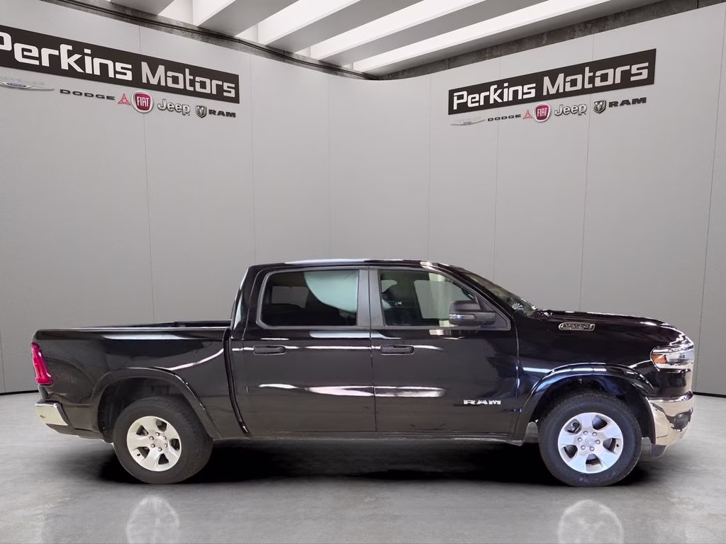 2025 Diamond Black Crystal Pearlcoat Ram 1500 Big Horn/Lone Star 4X4 Truck