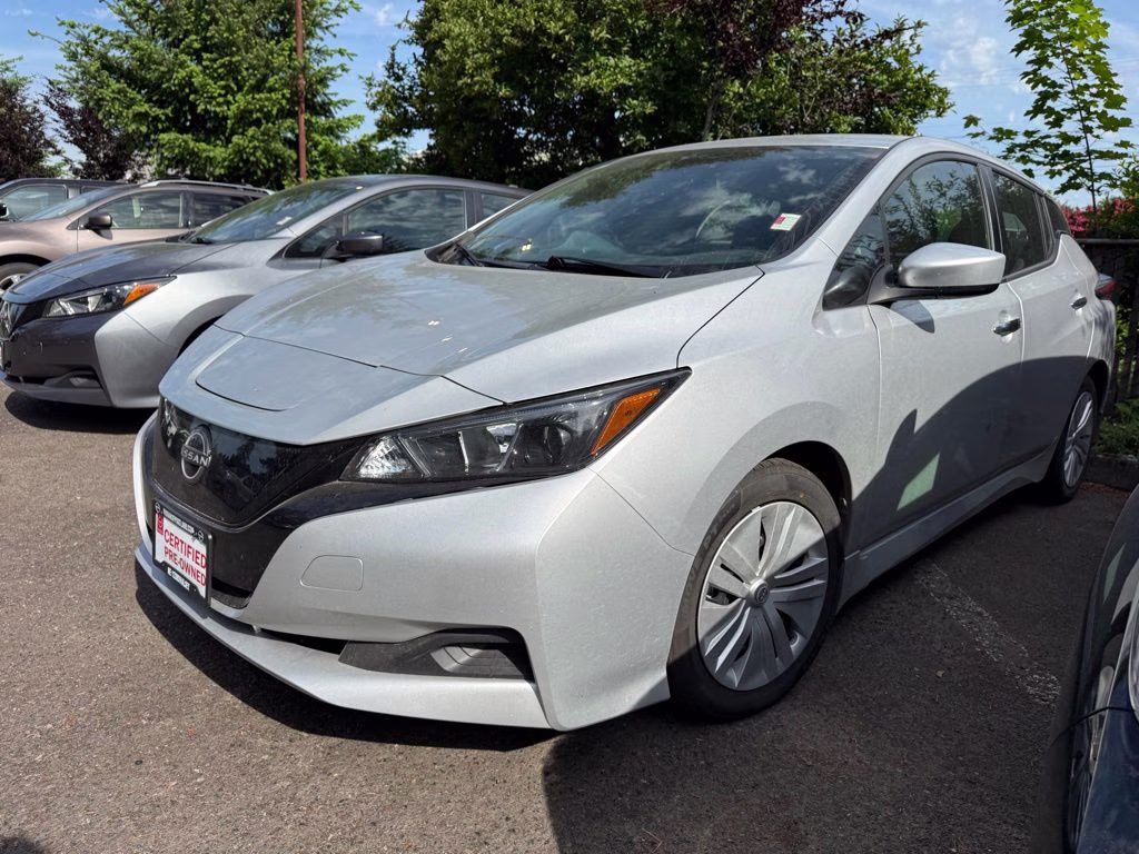 2024 Brilliant Silver Metallic Nissan LEAF S FWD Hatchback