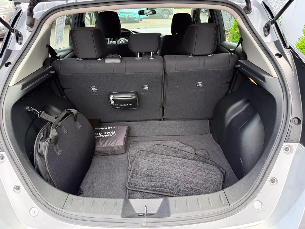 2024 Brilliant Silver Metallic Nissan LEAF S FWD Hatchback