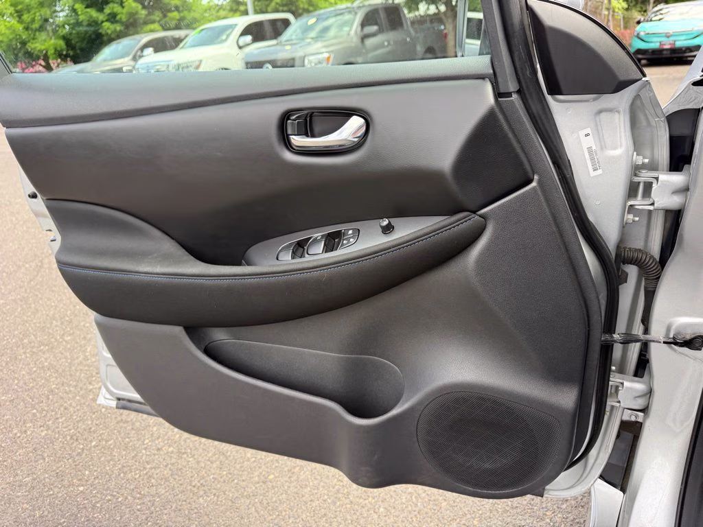 2024 Brilliant Silver Metallic Nissan LEAF S FWD Hatchback