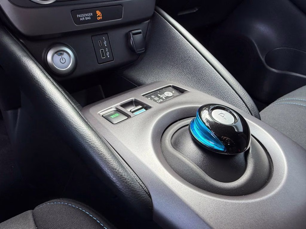 2024 Brilliant Silver Metallic Nissan LEAF S FWD Hatchback