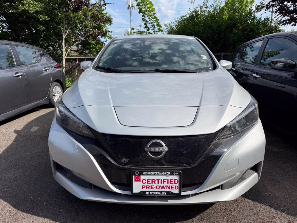 2024 Brilliant Silver Metallic Nissan LEAF S FWD Hatchback